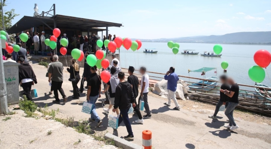 Bursa'da özgürlüklerini gökyüzüne balon uçurarak kutladılar
