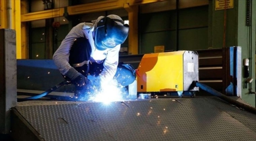 Çin'de imalat sektörü daralma seyrine girdi