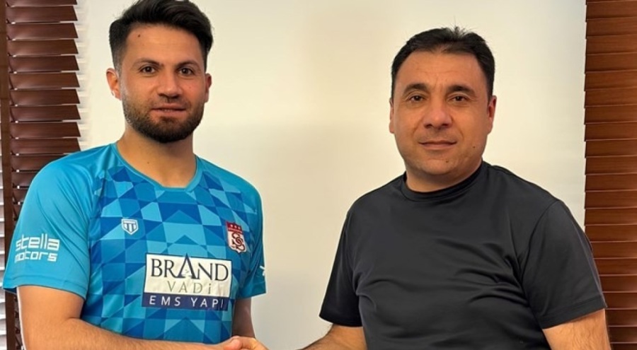 Sivasspor'da kaleci Ali Şaşal Vural'ın sözleşmesi yenilendi