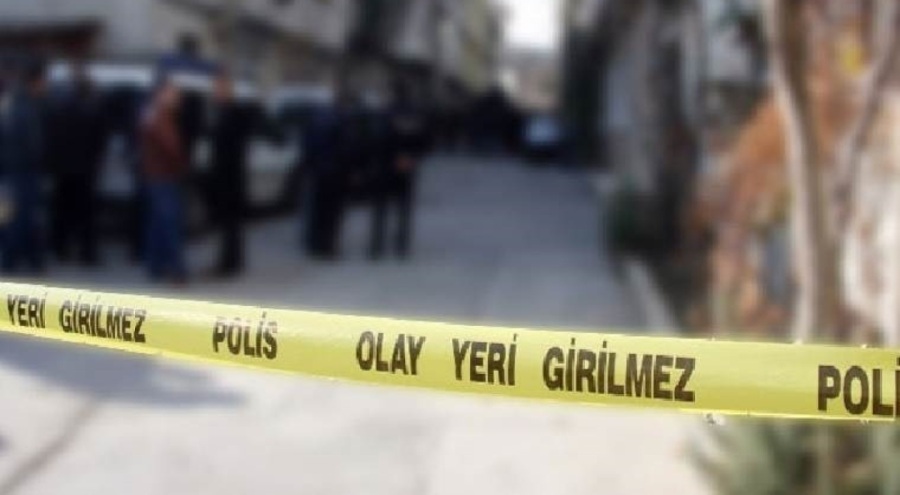 Eve köpek getiren oğlunu ekmek bıçağıyla öldürdü!