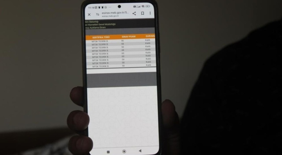 Ehliyet sınavında 18'inci kez başarısız oldu