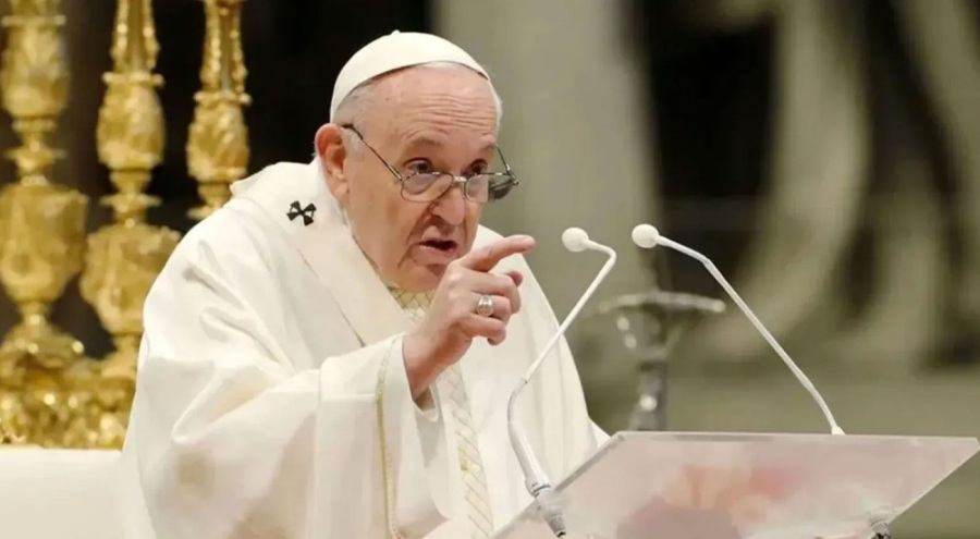 Papa "Dedikodu kadın işidir" dedi, ortalık karıştı!