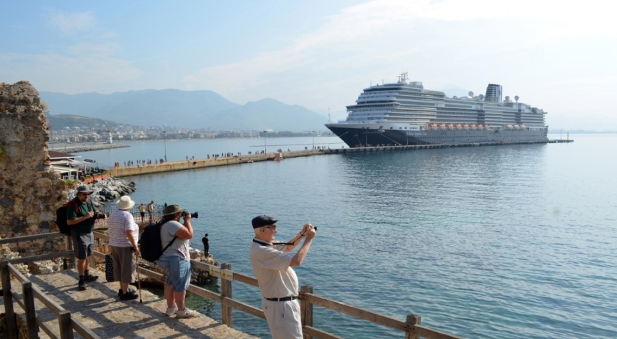 Kruvaziyerle 135 bin turist geldi