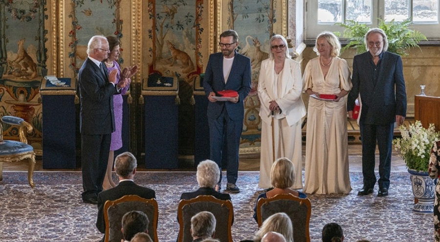 Ünlü müzik grubu ABBA'ya Kraliyet nişanı verildi