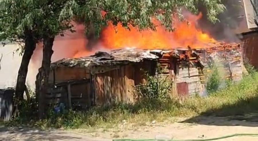Bursa'da tandırdan yükselen alevler depoyu yaktı!