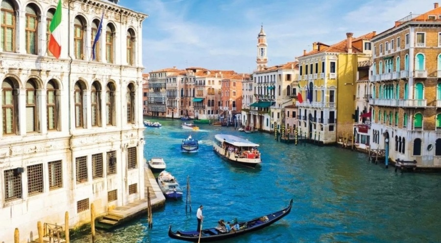 Venedik'e yeni turist tedbirleri