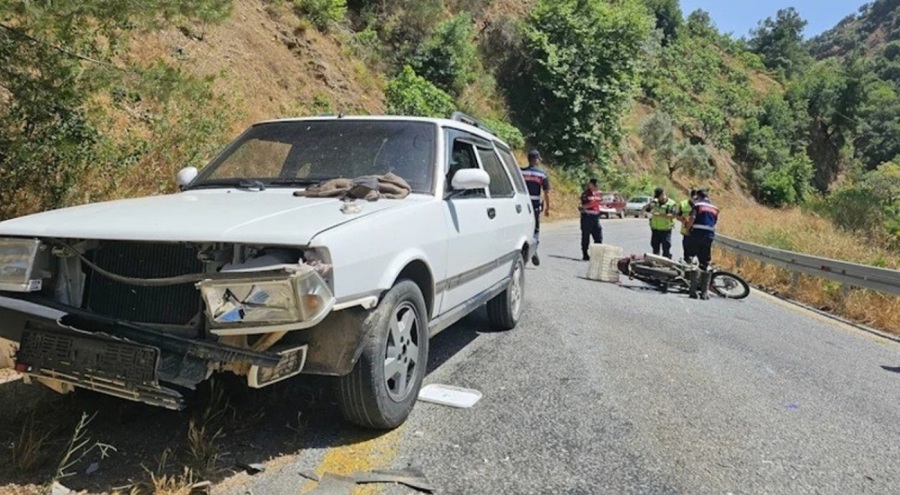 Otomobil ile motosiklet çarpıştı