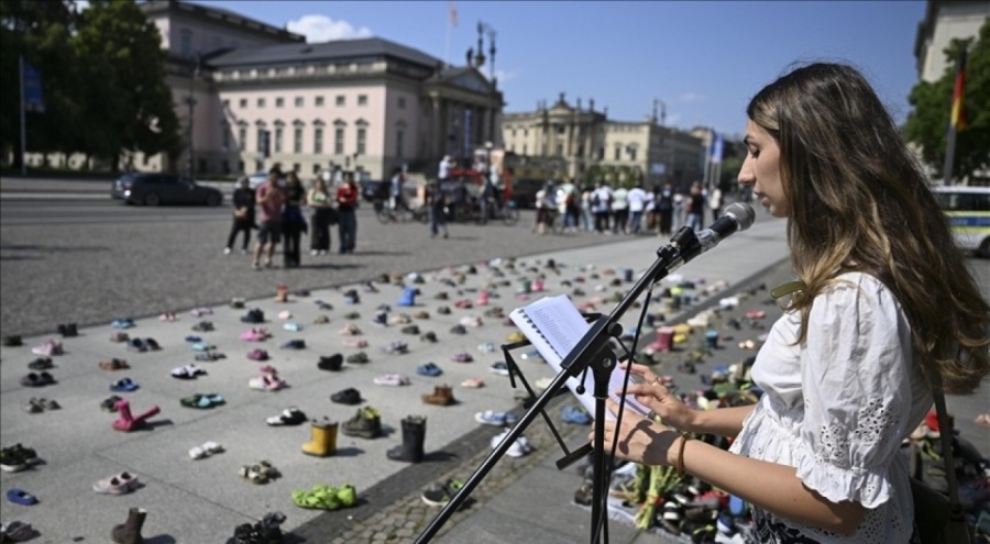 Almanya'da, İsrail'in saldırılarında öldürülen Gazzeli çocukların isimleri okundu