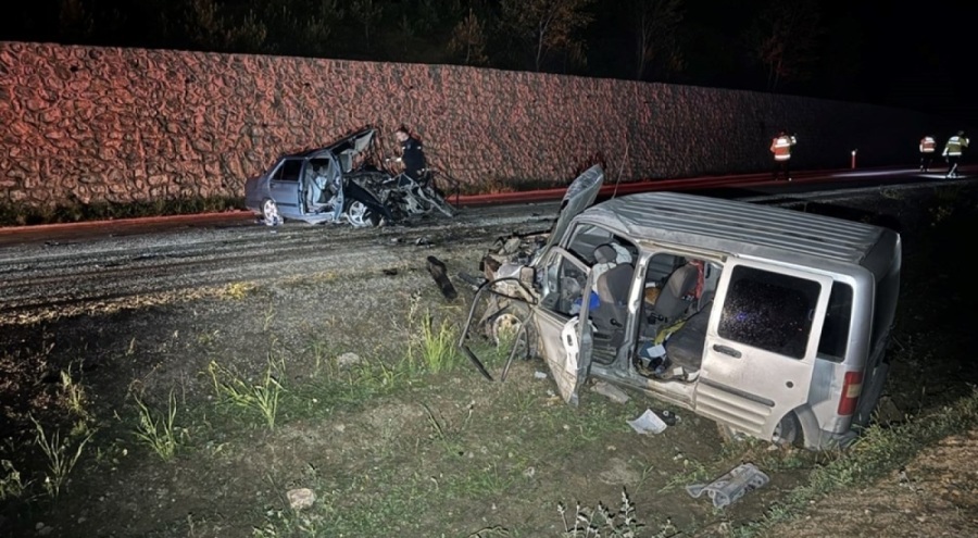 Feci kaza: 2 ölü, 3 yaralı