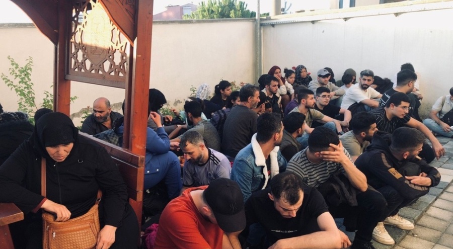 75 düzensiz göçmen yakalandı