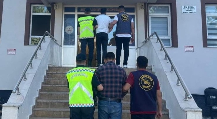 Fenomen muhtar adayını dolandıranlar yakalandı