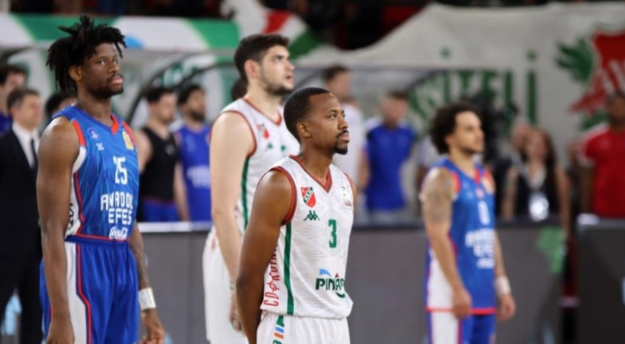 Anadolu Efes ilk finalist oldu