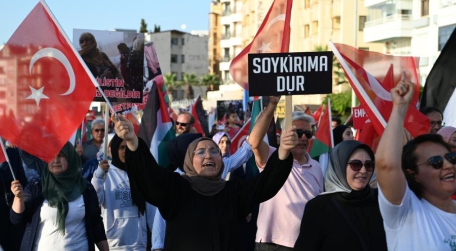 Kuşadası'nda 'Gazze'ye' destek yürüyüşü