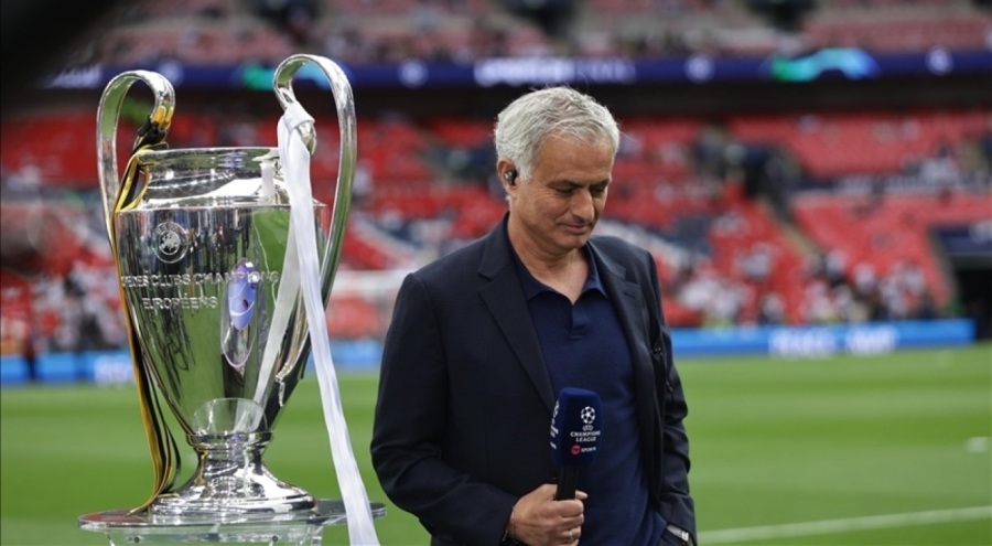 Mourinho, Avrupa'da üç kupayı kazanan tek isim