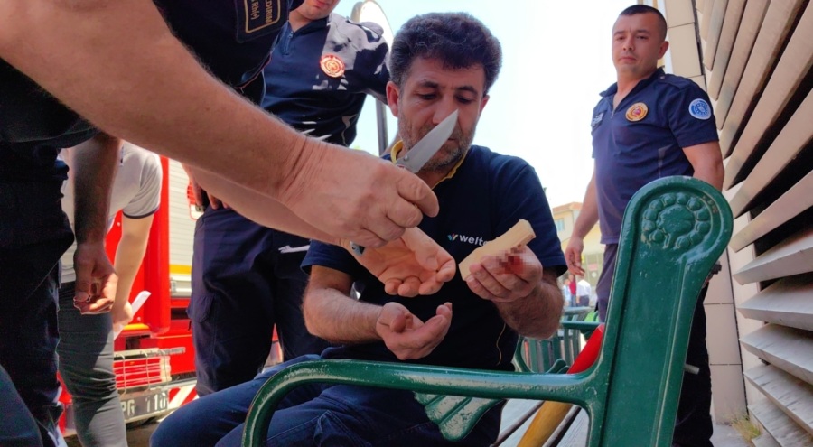 Bursa'da eline çivi çakan işçiyi itfaiye kurtardı