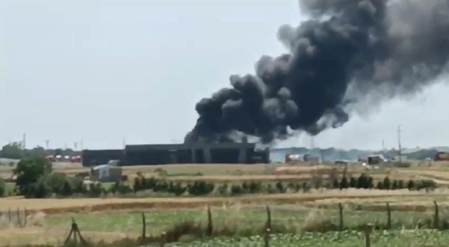 Boya fabrikasında korkutan yangın