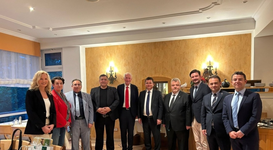 Osmangazi Belediye Başkanı Aydın'dan Almanya'da kardeşlik köprüsü