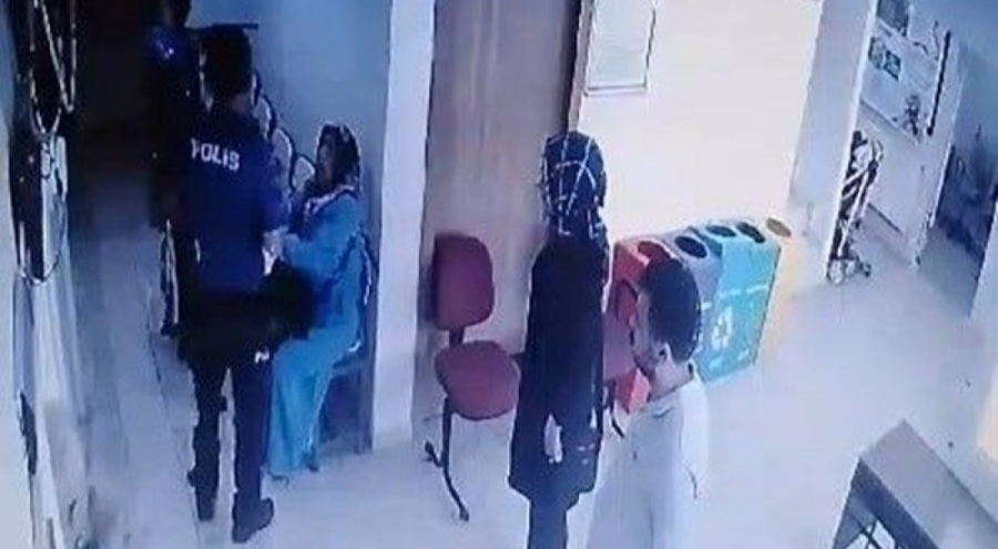 Hasta yakını, istediği ilacı yazmayan doktora saldırdı