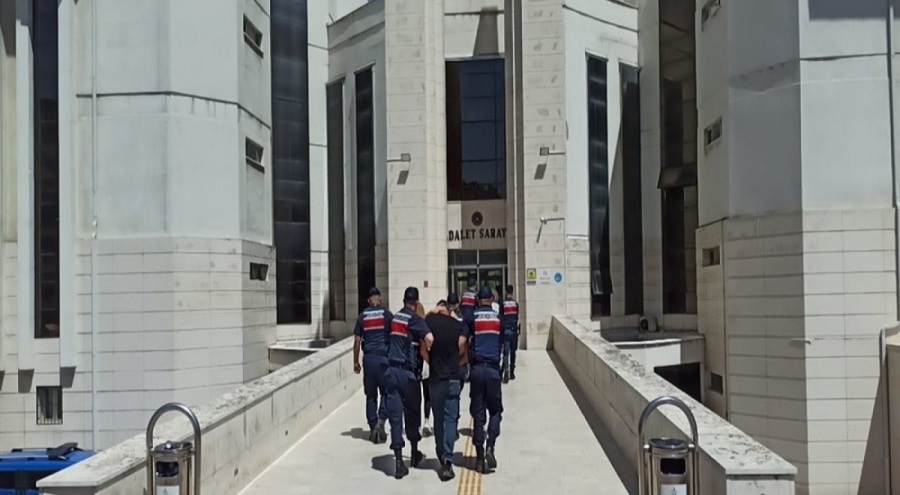 Edremit'te uyuşturucu operasyonunda 4 tutuklama