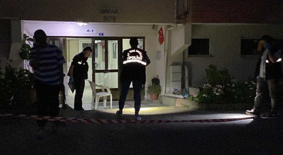 Pencereye çıkan çocuk 5. kattan düştü!