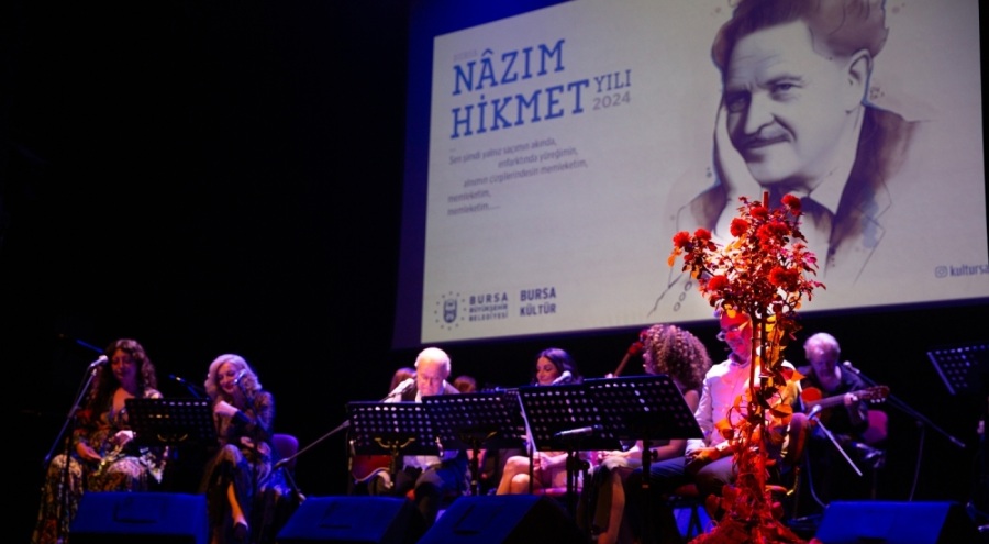Bursa'da 'Çok şükür yaşıyoruz-Şarkılarla, şiirlerle Nâzım Hikmet' dinletisi