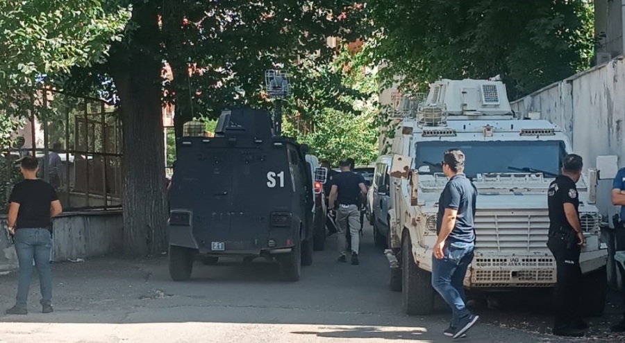 Lise öğrencilerinin bıçaklı kavgası kanlı bitti