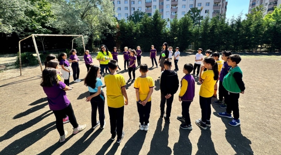 Bursa'da geleneksel çocuk oyunları şenliği