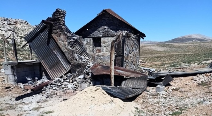 Mersin'de arıcıların barınakları yakıldı