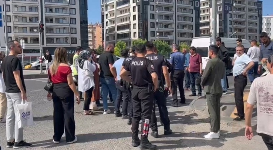 'Yol verme' kavgası! Çok sayıda yaralı