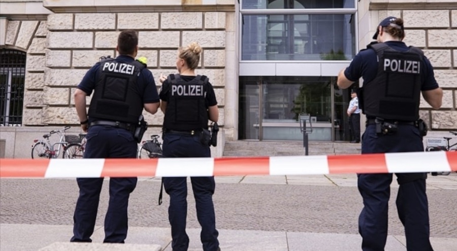 Almanya'da şiddet sarmalı: Bir siyasetçi daha bıçaklandı