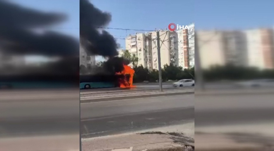 Halk otobüsü alev alev yandı!