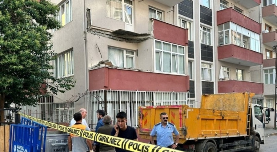 Balkon çöktü! 5 katlı bina tahliye edildi