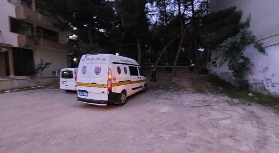 Silahla başından vurulmuş halde bulundu