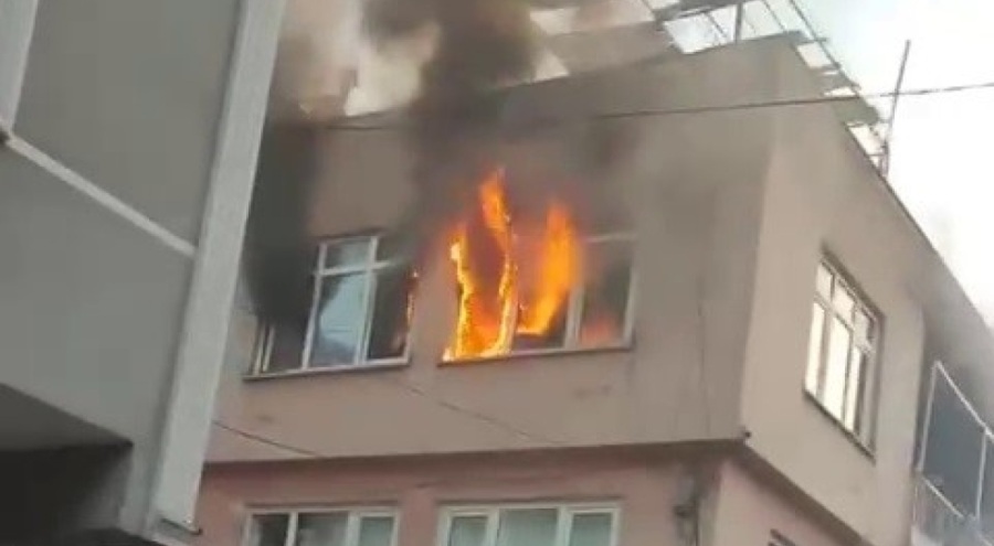 Bursa'da 3 katlı binada yangın paniği!