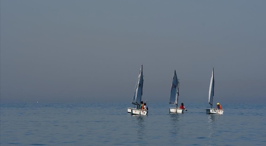 Ömrünü yelkenciliğe adayan kulüp başkanı, Mudanya'da sporcu yetiştiriyor