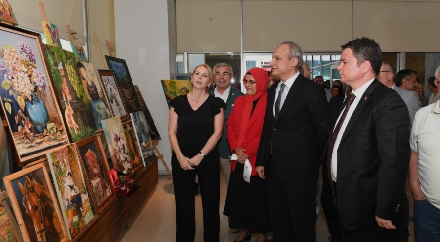Osmangazili kursiyerlerin yıl boyunca yaptıkları eserleri sergiledi