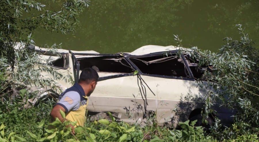 Öğrenci minibüsü nehre düştü! 6 ölü