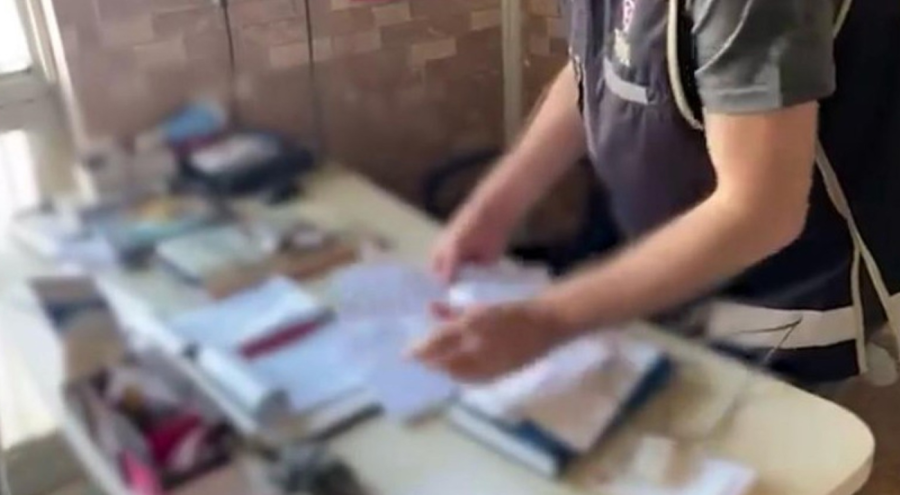 Bursa'da tehdit ederek çek ve senet imzalatıp 25 milyon TL dolandırdılar!