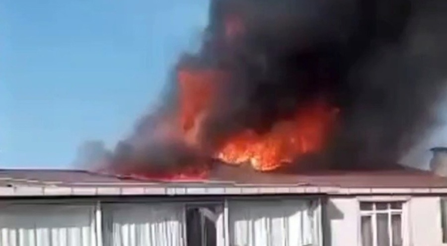 12 yaşındaki çocuk çay demlemek isterken evi yaktı