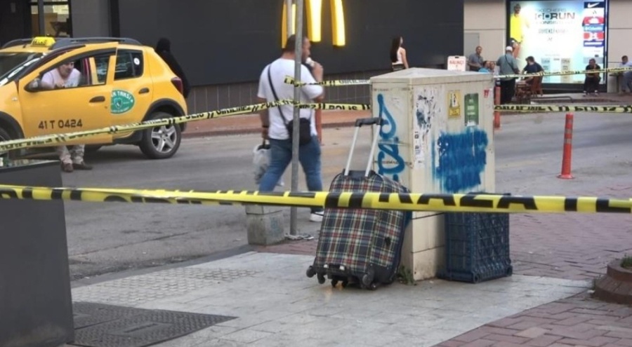 Şüpheli valiz alarmı: Fünye ile patlatıldı