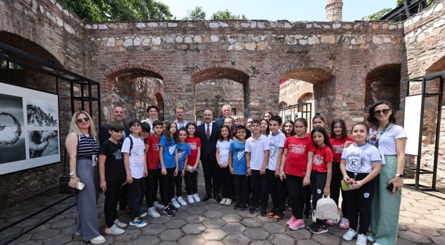 Bursa'da 'Doğanın Sanatı: İpek' sergisi açıldı