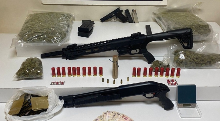 Uyuşturucu ticareti yapılan oto galeriye baskın!