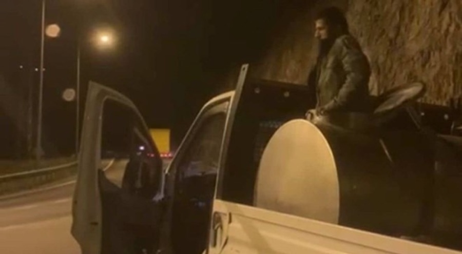 Süt tankerinden kaçak göçmenler çıktı!