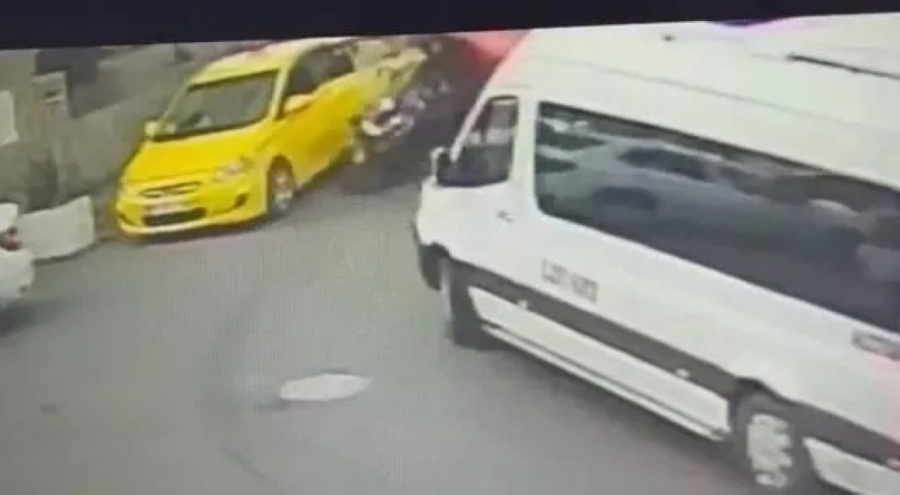 Sol kapıdan inen yolcu motokuryeyi hayattan kopardı