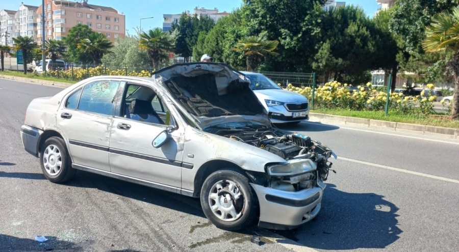 Bursa'da deniz dönüşü kaza! Takla atan otomobilde 3 yaralı
