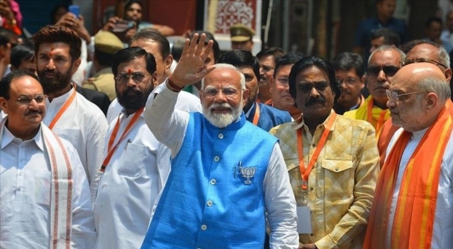 Hindistan'da Narendra Modi üçüncü kez başbakan olarak yemin etti