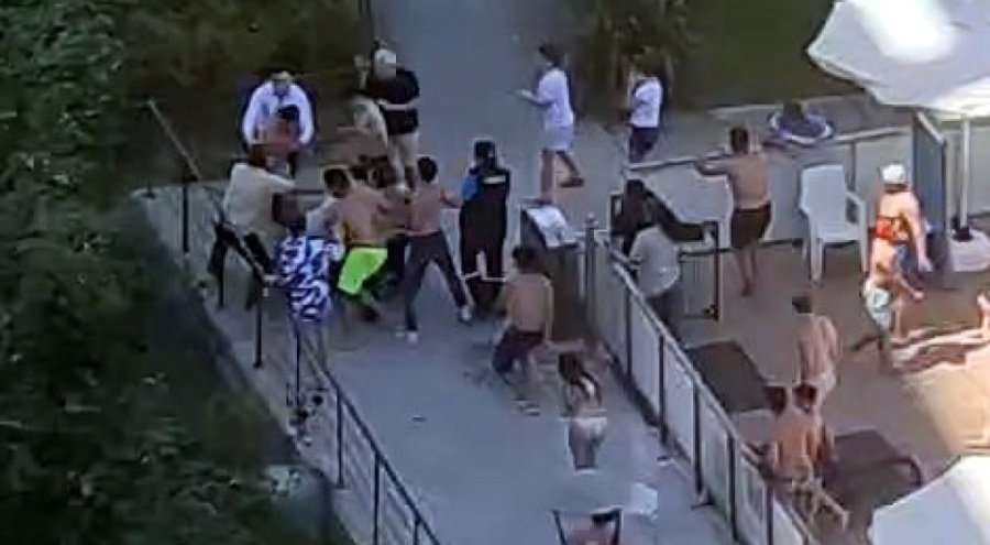 Havuz başında bıçaklı kavga! 1 kişi yaralandı