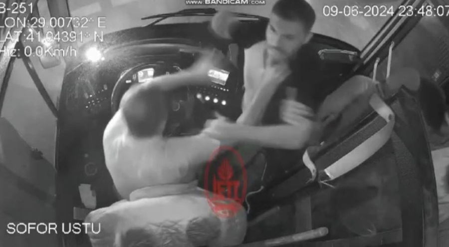 Şoförle yolcu arasındaki kavga, kazaya yol açtı