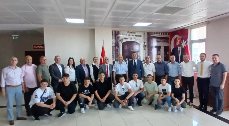 Mustafakemalpaşa'da yürütülen 'Kardeş Okul Projesinde' protokol imzalandı
