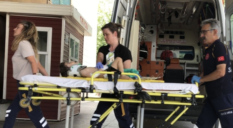 Bursa'da 3'üncü kat penceresinden düşen çocuk ağır yaralandı